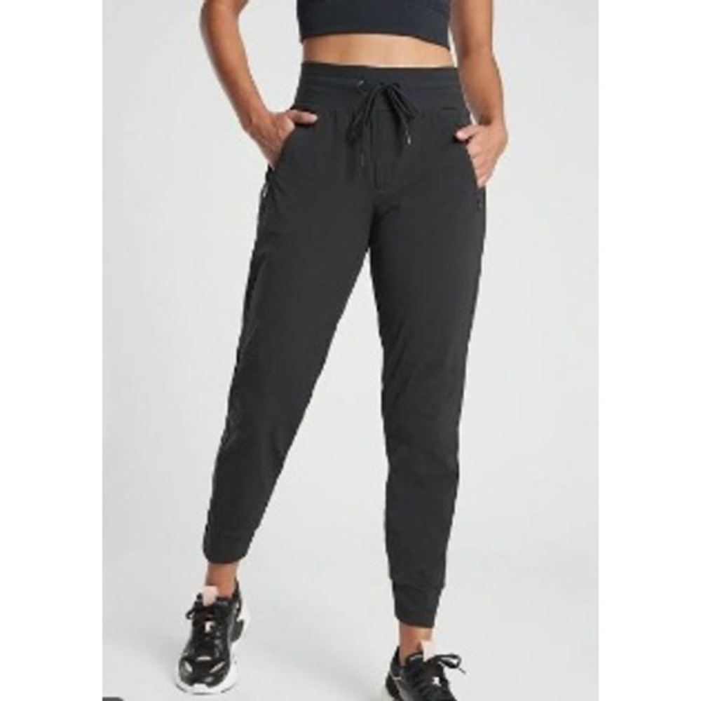 Athleta Trekkie North Jogger Pants Black Size 4 Hiking Travel Activewear
